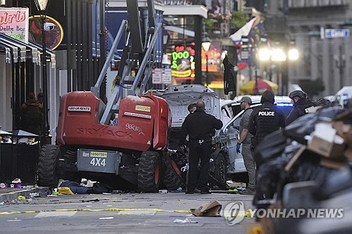 미국 뉴올리언스 차량 돌진 사건 현장 [뉴올리언스 AP=연합뉴스]